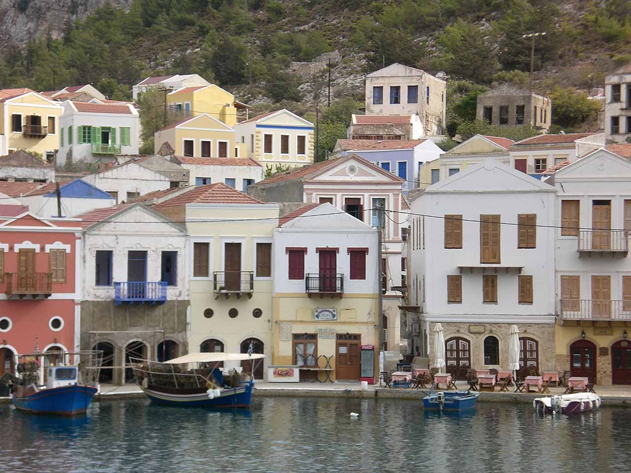 greek harbour of meiz